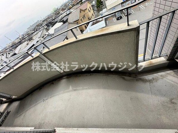 ロイヤル忍ヶ丘の物件内観写真